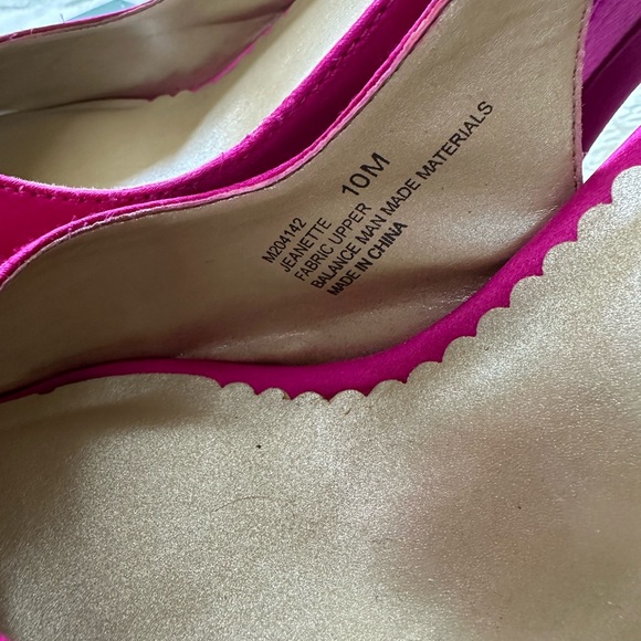 Me Too Ladies' Peeptoe Jeanette Satin Bow Sandals Fuschia  sz 10m - Picture 3 of 4